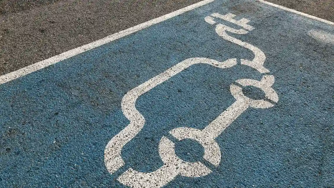 L’IA Potrebbe Proteggere la Tua Auto Elettrica dagli Attacchi Informatici