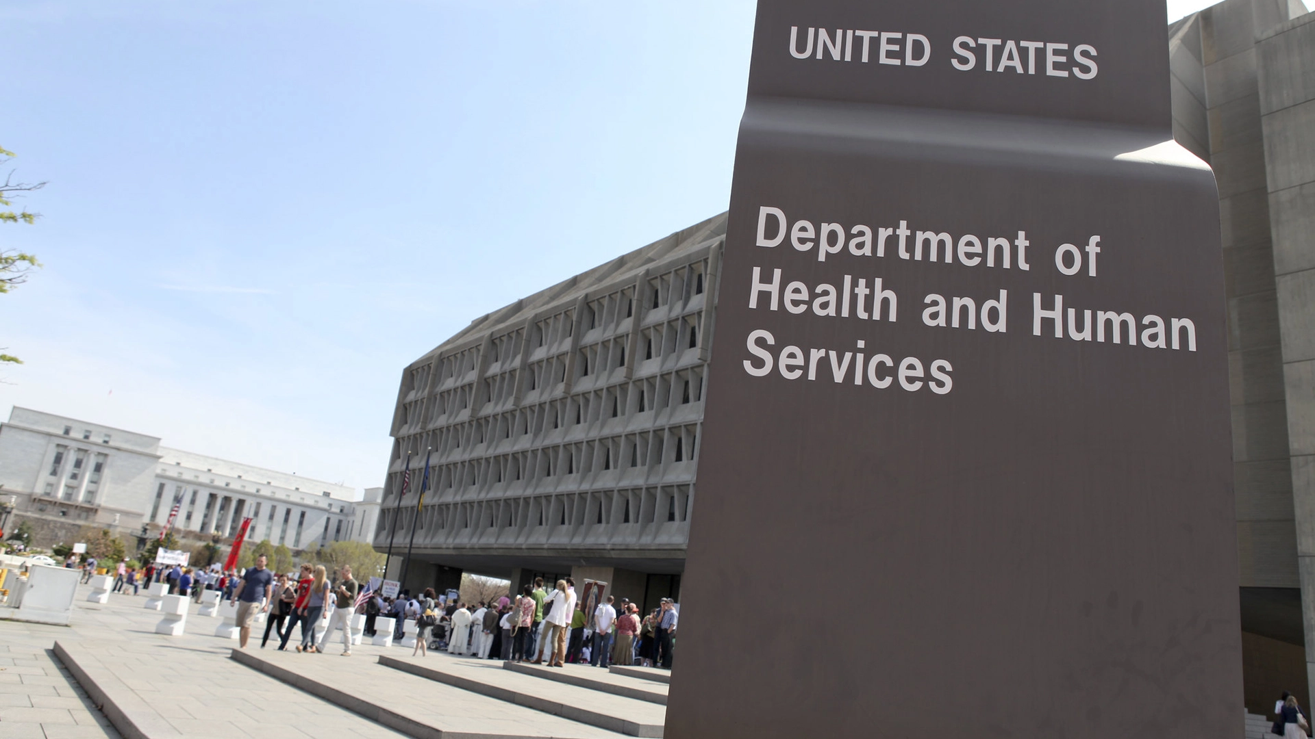Massicci Tagli IT del Dipartimento di Salute e Servizi Umani (HHS) Mettono a Rischio i Dati Sanitari degli USA, Secondo i Lavoratori