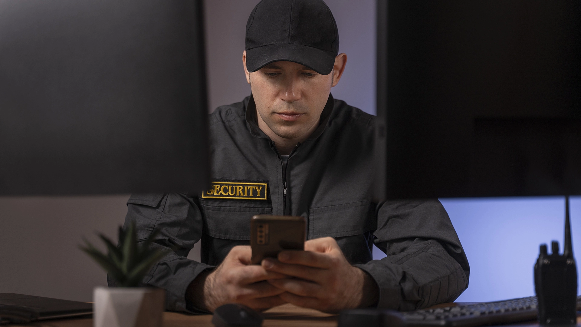 La Polizia Utilizza Bot IA per Fingere di Essere Vittime di Tratta Online