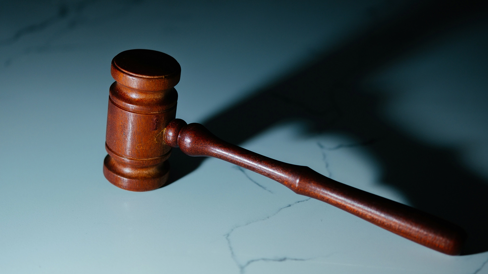 L’IA Aiuta la Corte Olandese nella Redazione di Sentenze Penali