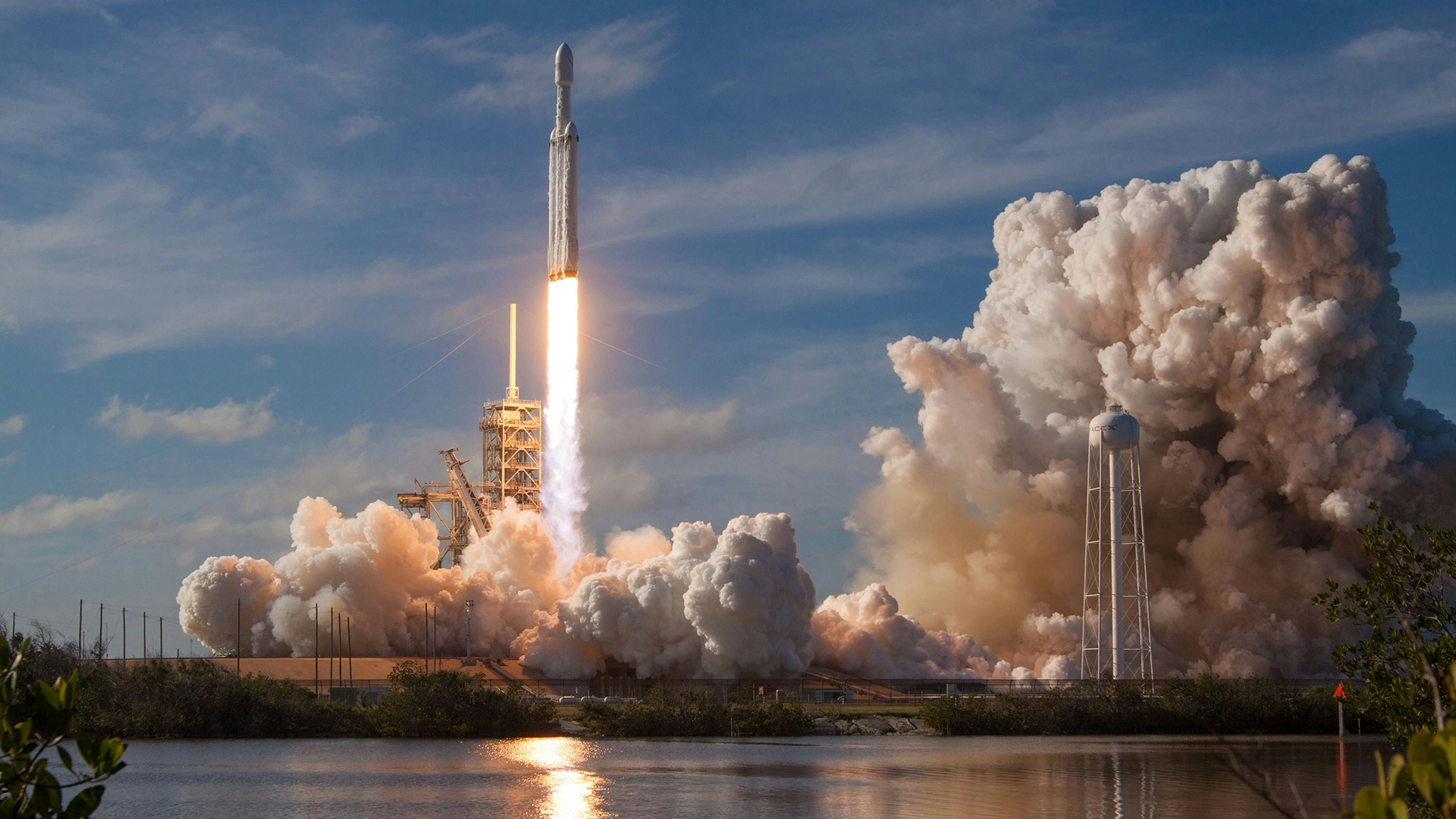 SpaceX lancia la missione privata con 4 civili nel primo orbita polare di sempre