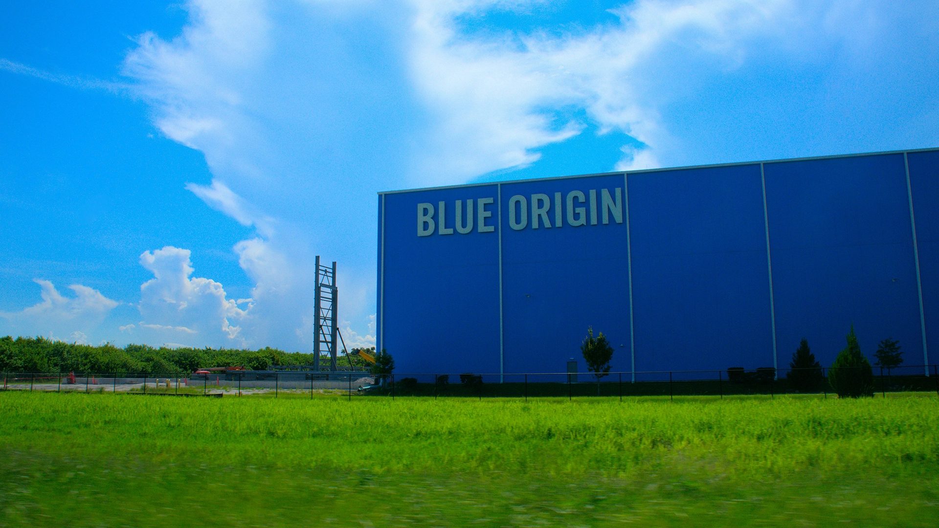 Blue Origin lancerà il primo equipaggio interamente femminile nello spazio, incluso Katy Perry e Lauren Sánchez