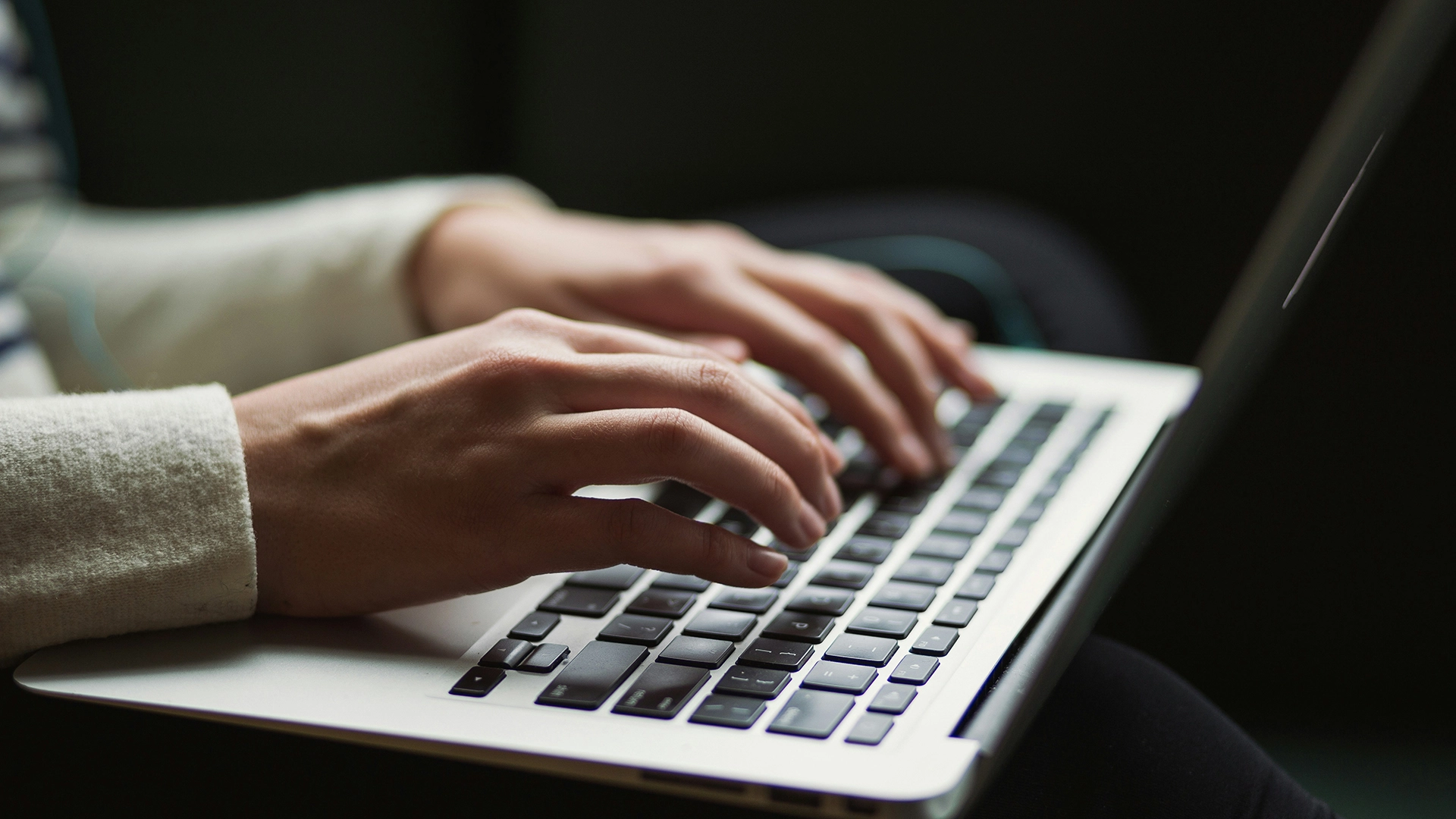 Piattaforma di Scrittura NanoWriMo da Chiudere tra Controversie sull’IA e sulla Moderazione dei Contenuti