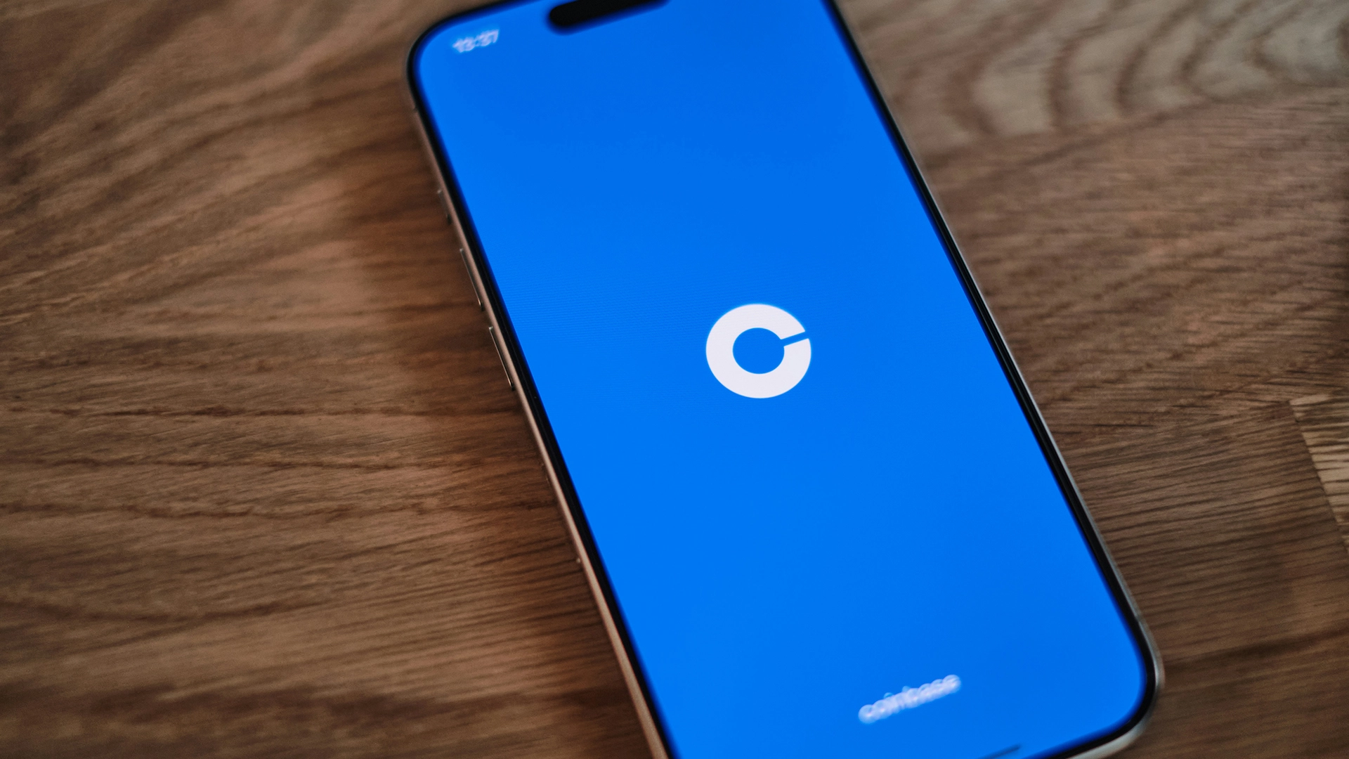 Coinbase Afferma che i Lavoratori Sono stati Corrotti in un Tentativo di Furto di Dati su Larga Scala