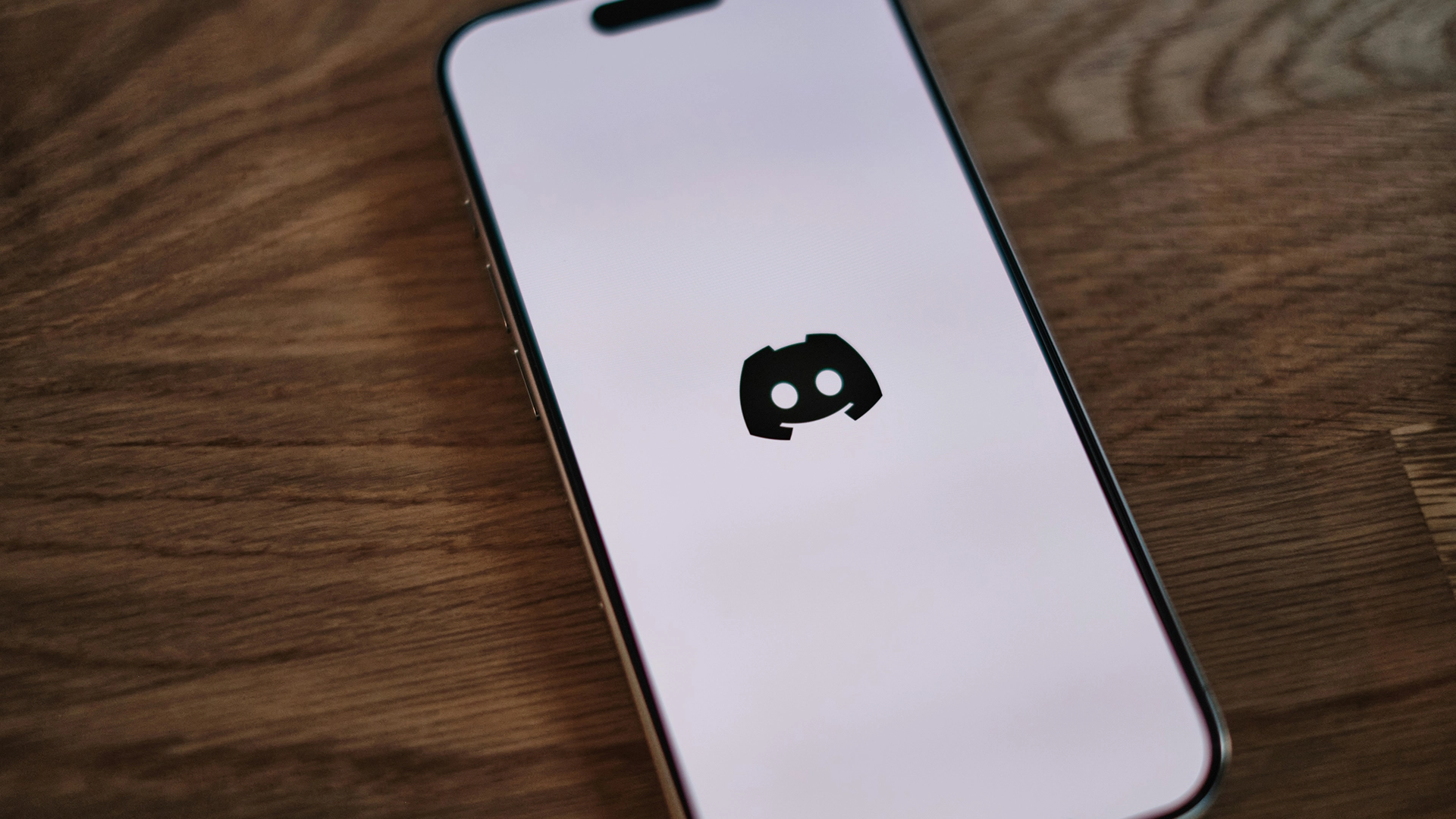 Truffa Cripto Sfrutta i Bot di Discord, Ruba da 30.000 Portafogli