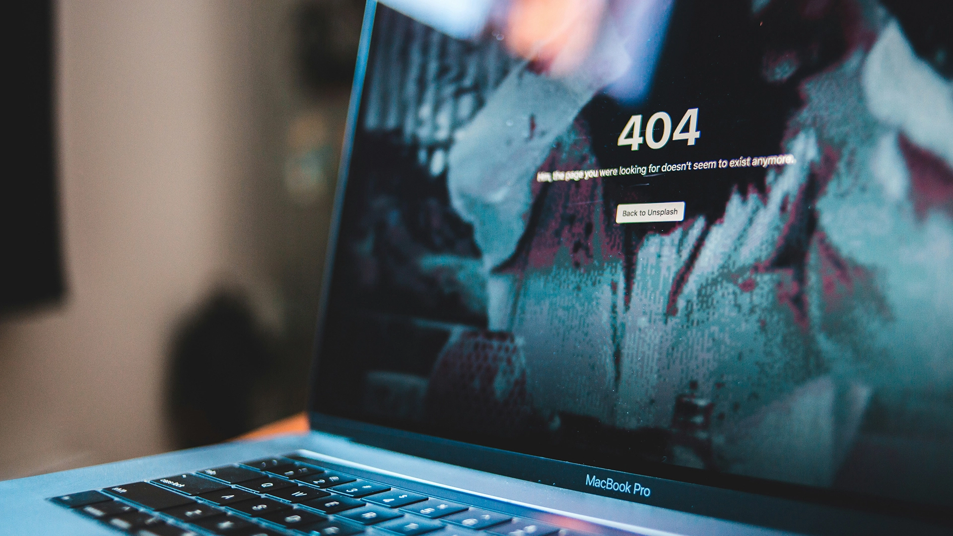 La Sfida TikTok su Chromebook Provoca Incendi nelle Scuole