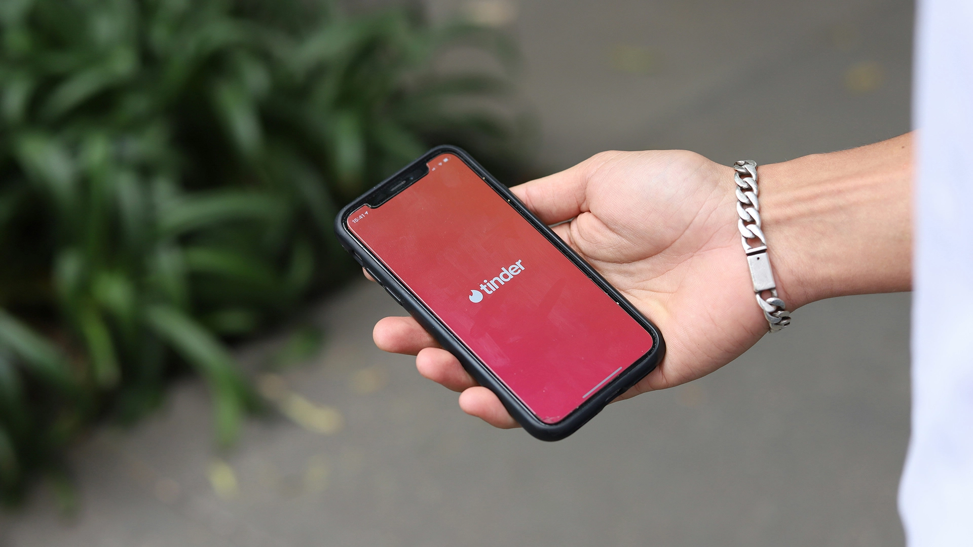 Tinder sperimenta la funzionalità di preferenza dell’altezza per gli utenti a pagamento