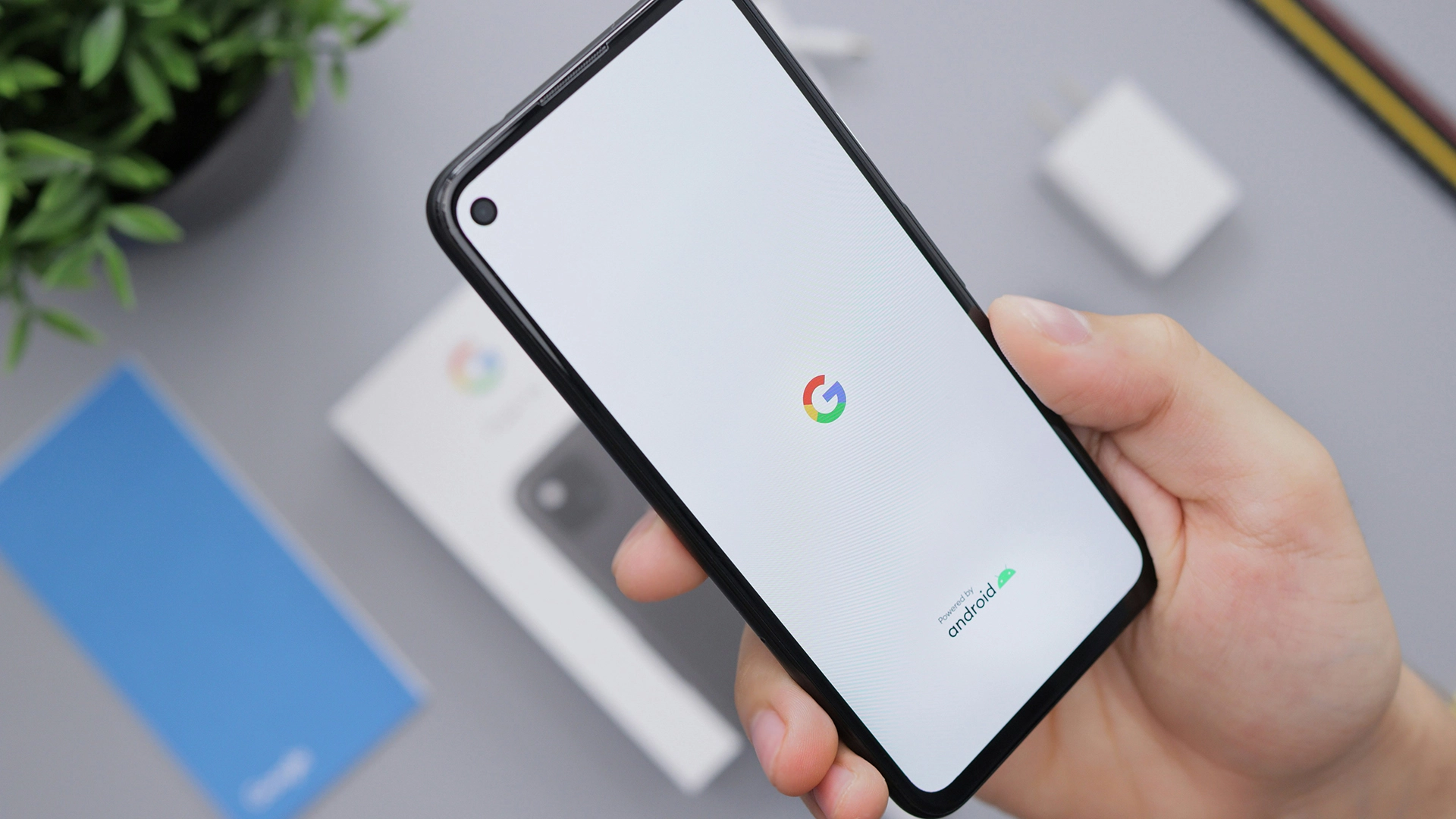 Google Lancia Strumenti di Intelligenza Artificiale per Proteggere gli Utenti dai Truffatori