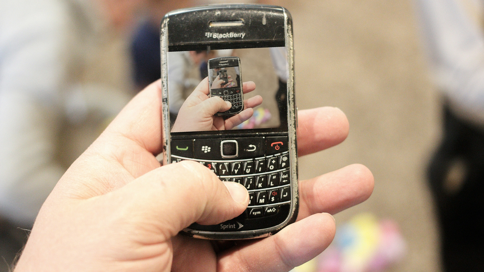 Nostalgia Tech: TikTok sta riportando in auge il BlackBerry
