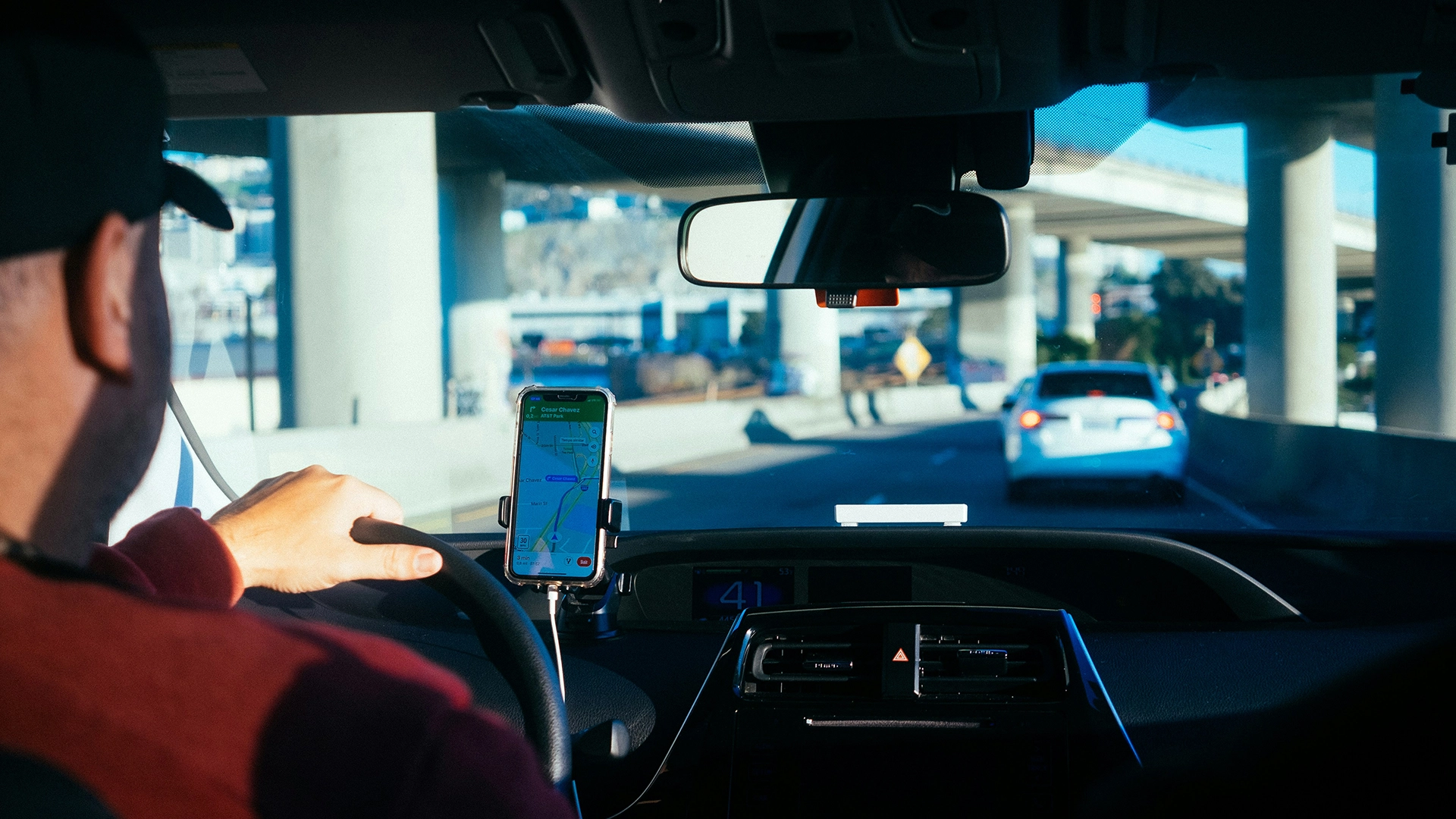 Uber Accusata di Utilizzare Algoritmi per Aumentare i Profitti a Scapito dei Conducenti