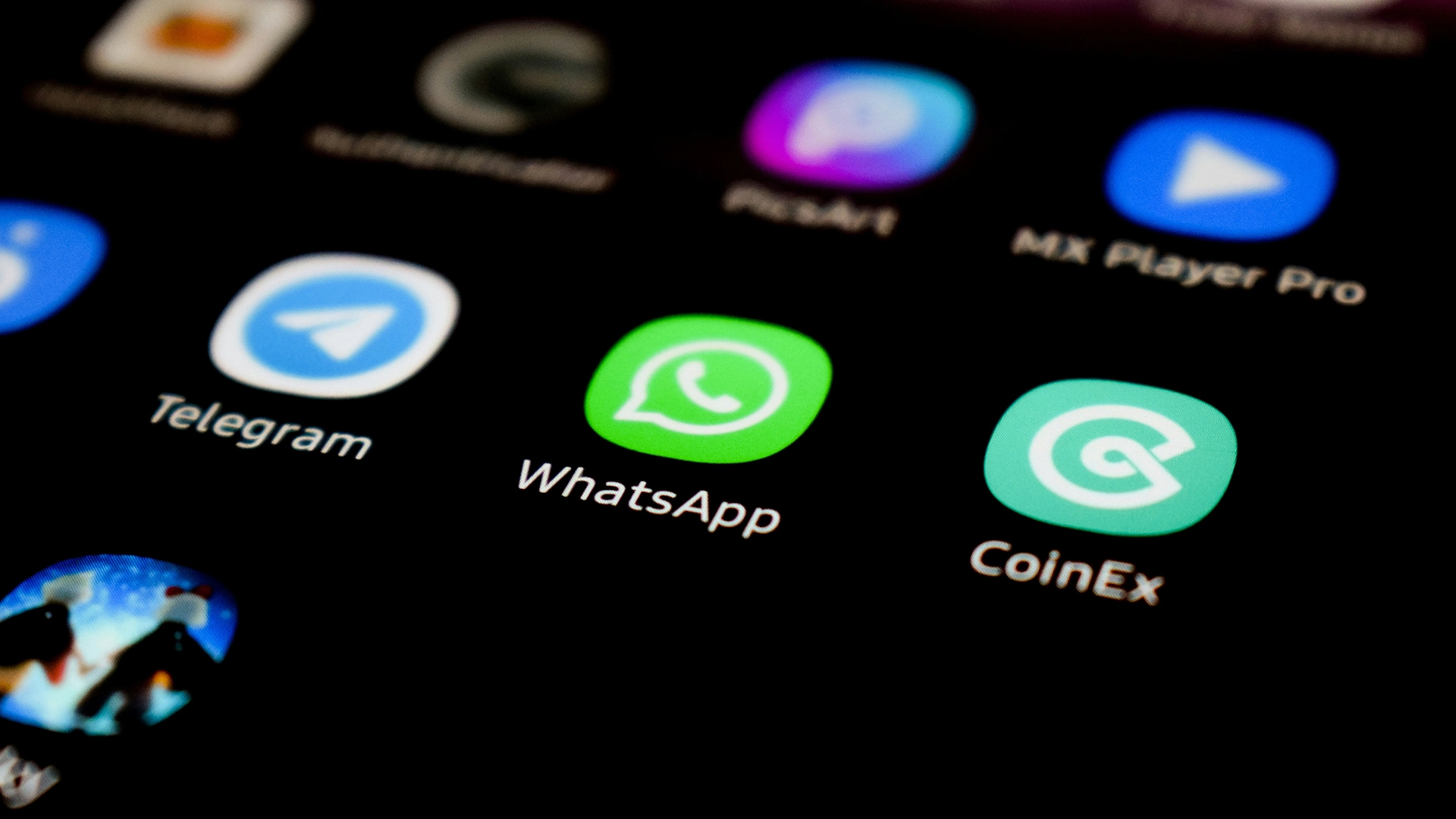 WhatsApp lancia pubblicità negli Stati, aggiunge funzionalità di canali a pagamento