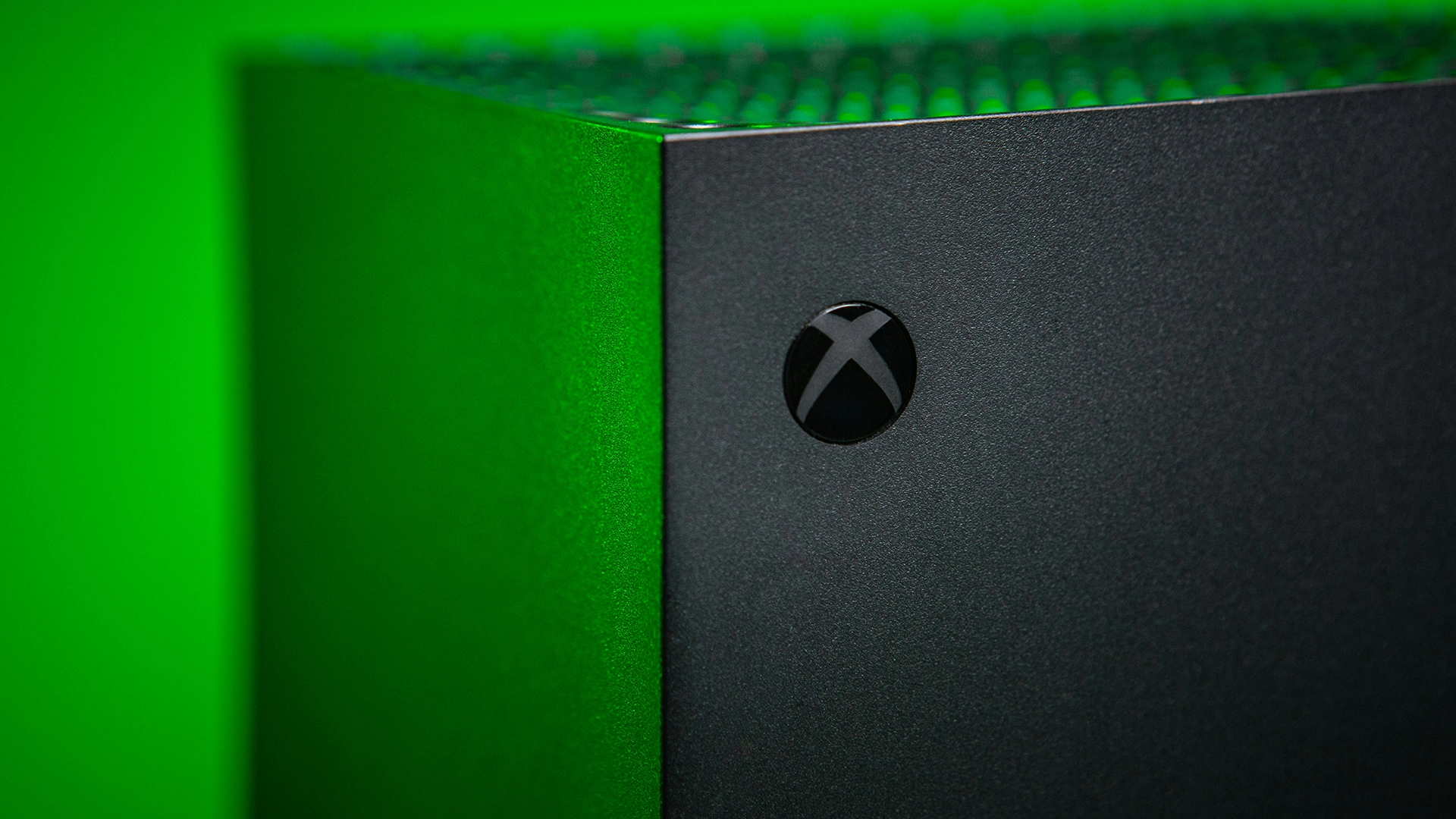 Il Capo di Xbox Suggerisce ai Dipendenti Licenziati di Utilizzare l’IA per Gestire le Emozioni