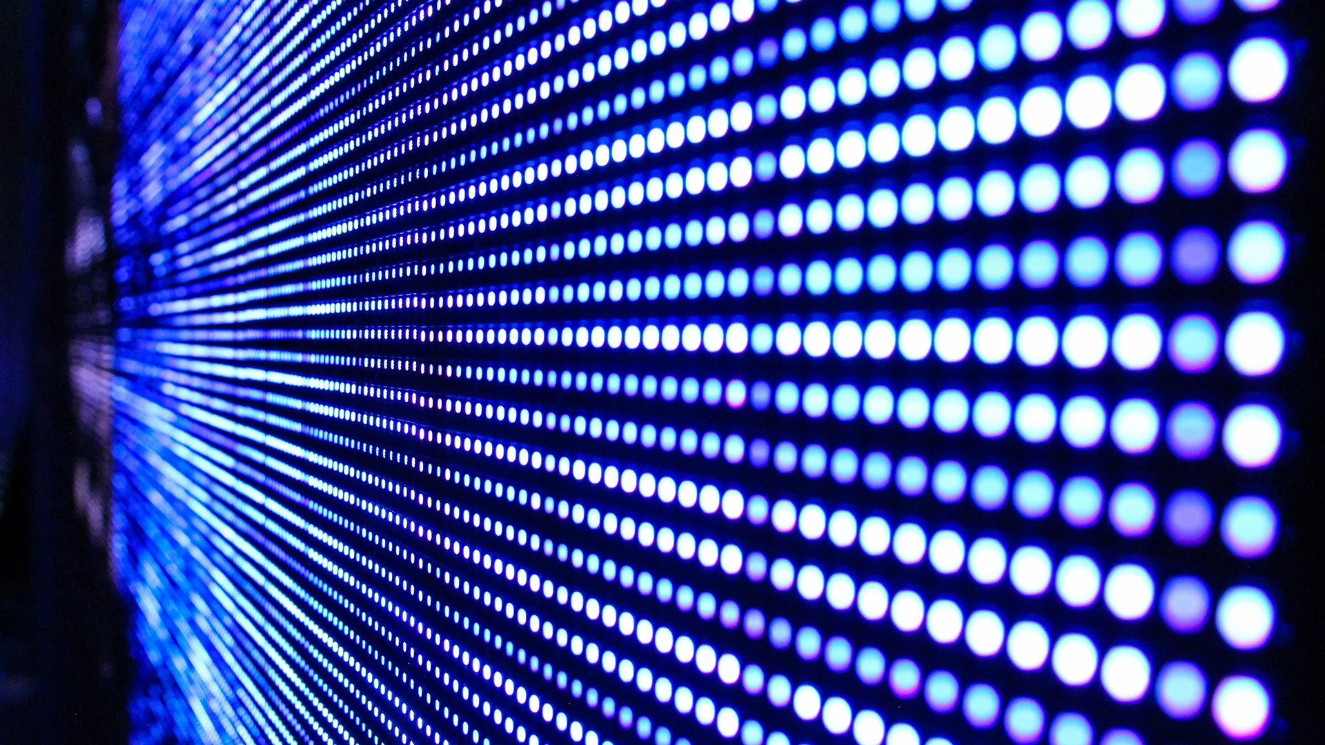 Gli Scienziati Nascondono Codici di Luce per Smascherare i Falsi Video di Intelligenza Artificiale