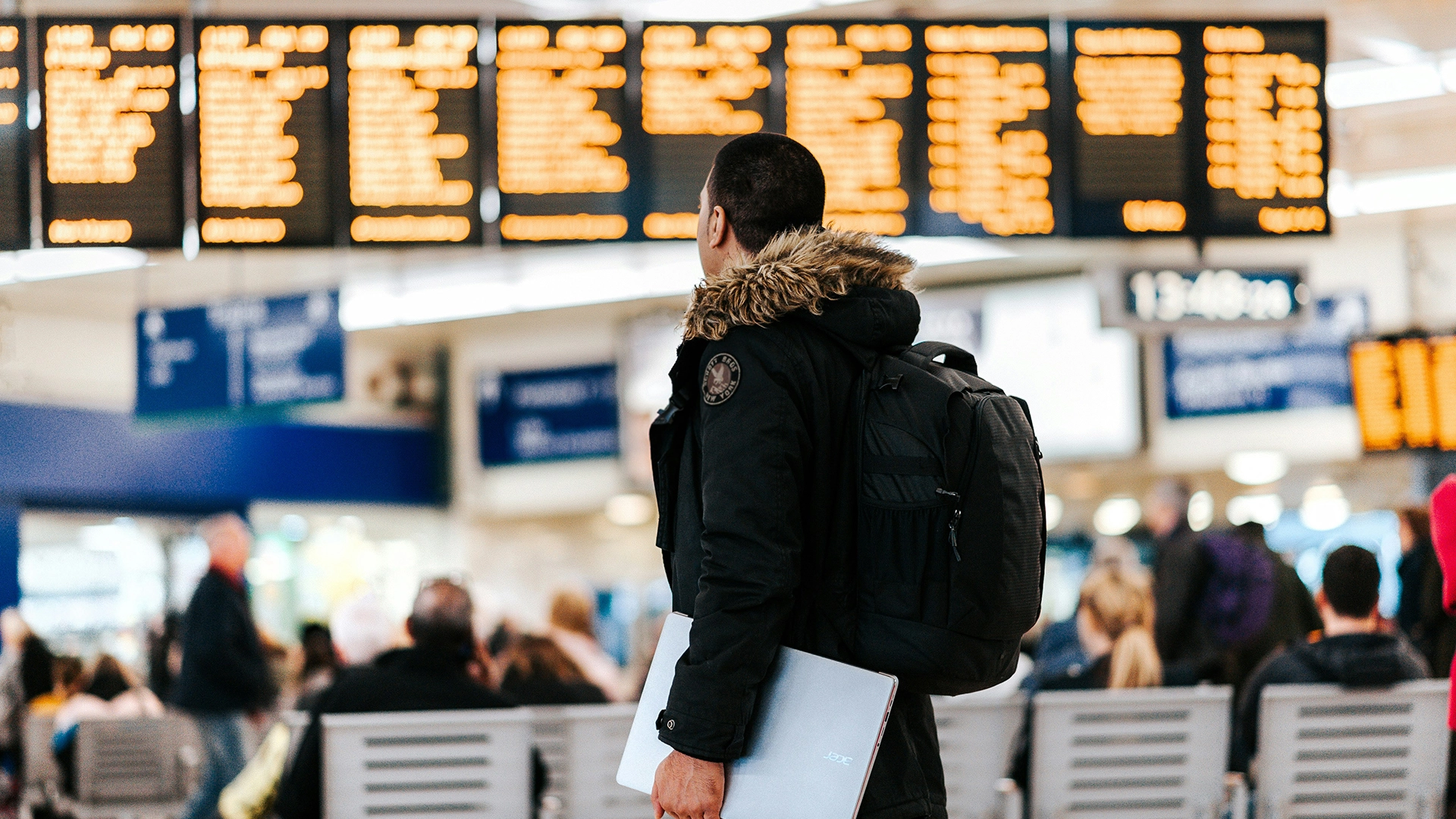 Gli Agenti AI Minacciano i Modelli di Business di Booking, Expedia e Airbnb
